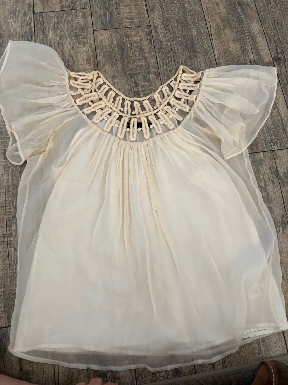 Akiko Blouse Size S Ivory Silk Sheer Crochet Lace Yoke Flutter Sleeve Pullover